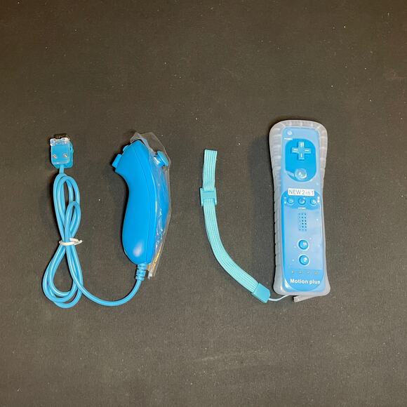 Nintendo Wii Controllers - Picture 2 of 5